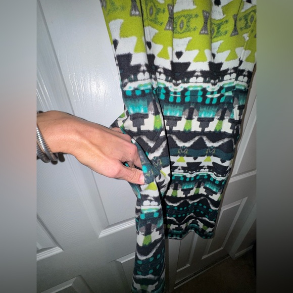 Vince Camuto Black and Green Geometric Midi Dress w/Pockets - Picture 2 of 6